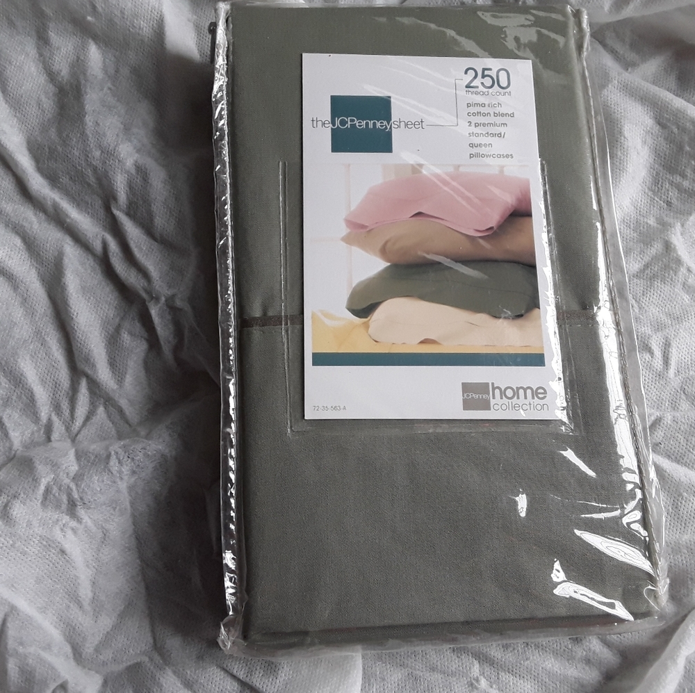 JCPenney Home Collection 250 Thread Count Pima Rich Queen Pillowcases NEW - Picture 1 of 7